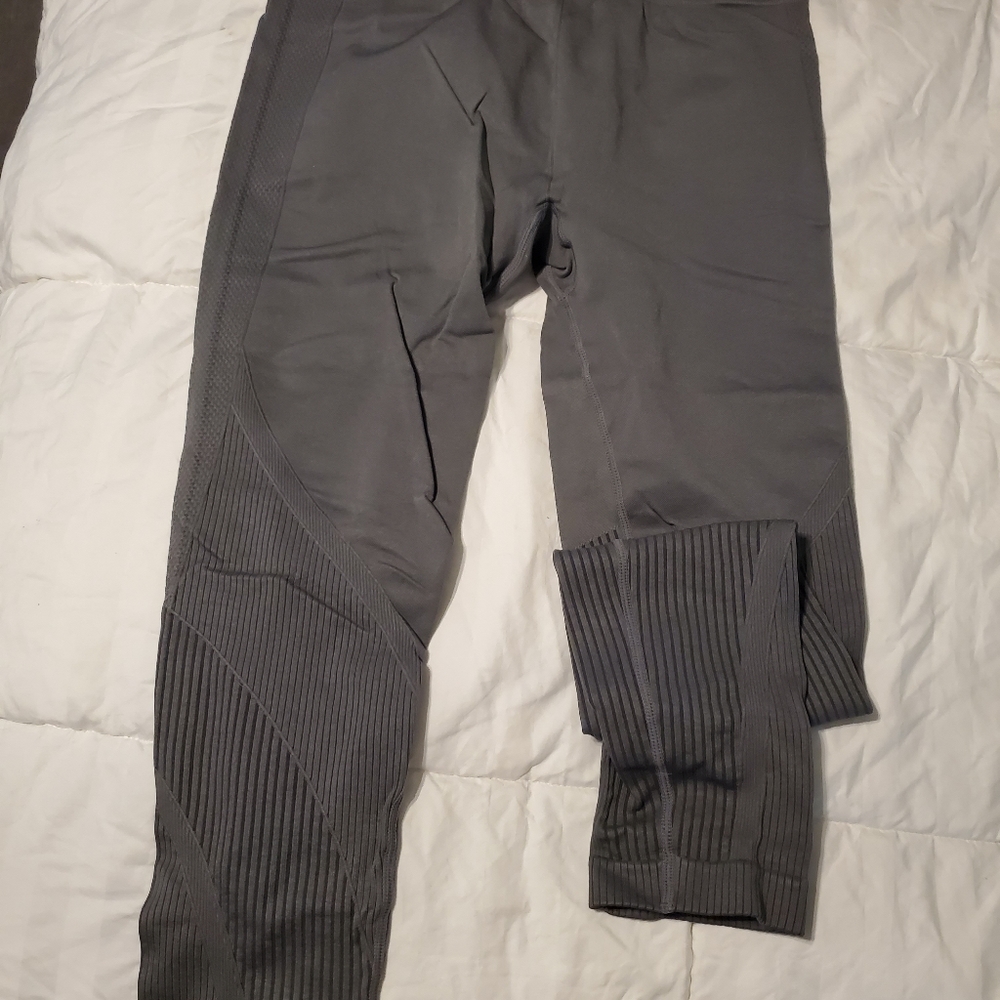 Zyia performance leggings